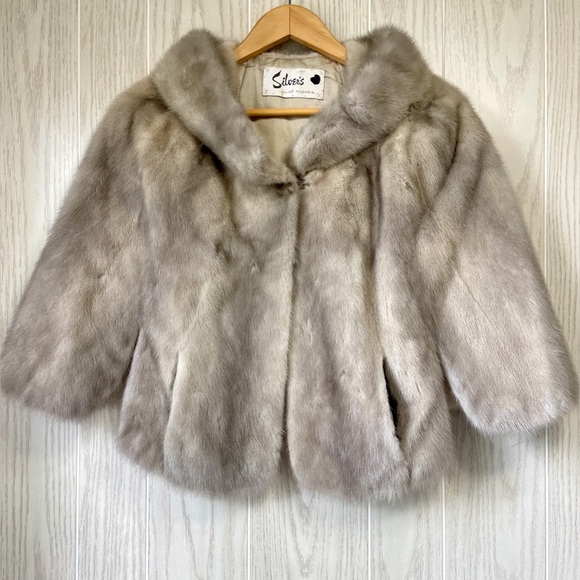 Silver’s of Topeka Stunning Custom Vintage Silver Mink Cape Small - Picture 1 of 9